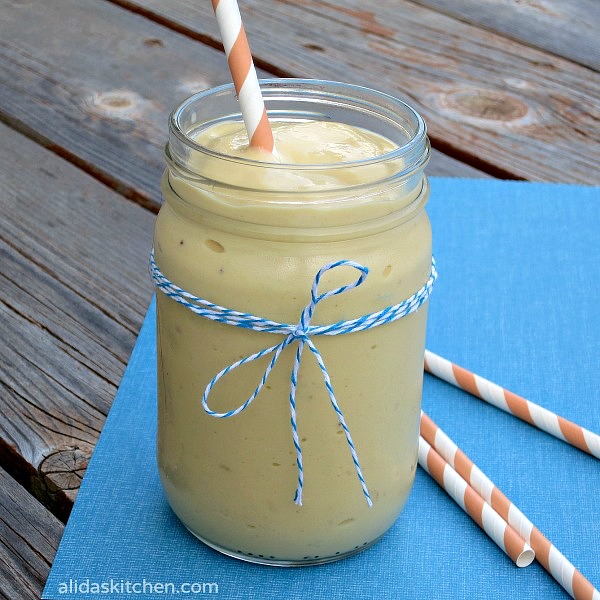 healthy banana mango smoothie